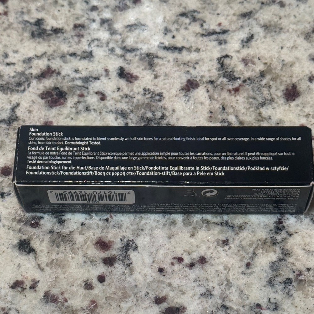 Bobbi Brown Golden Almond Skin Foundation Stick - Picture 5 of 7